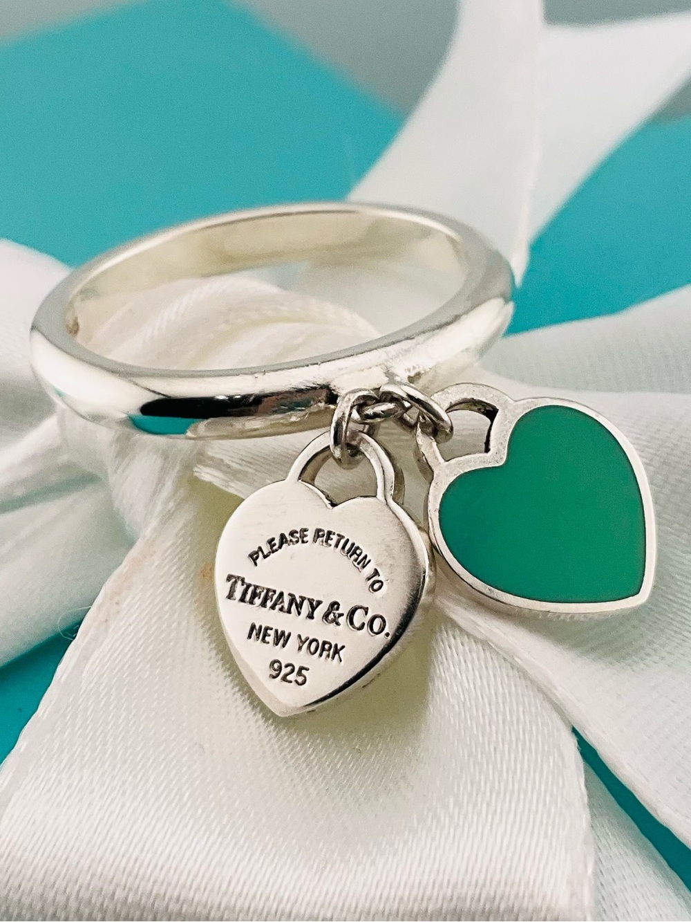 Return To Tiffany Blue Enamel Hearts Ring